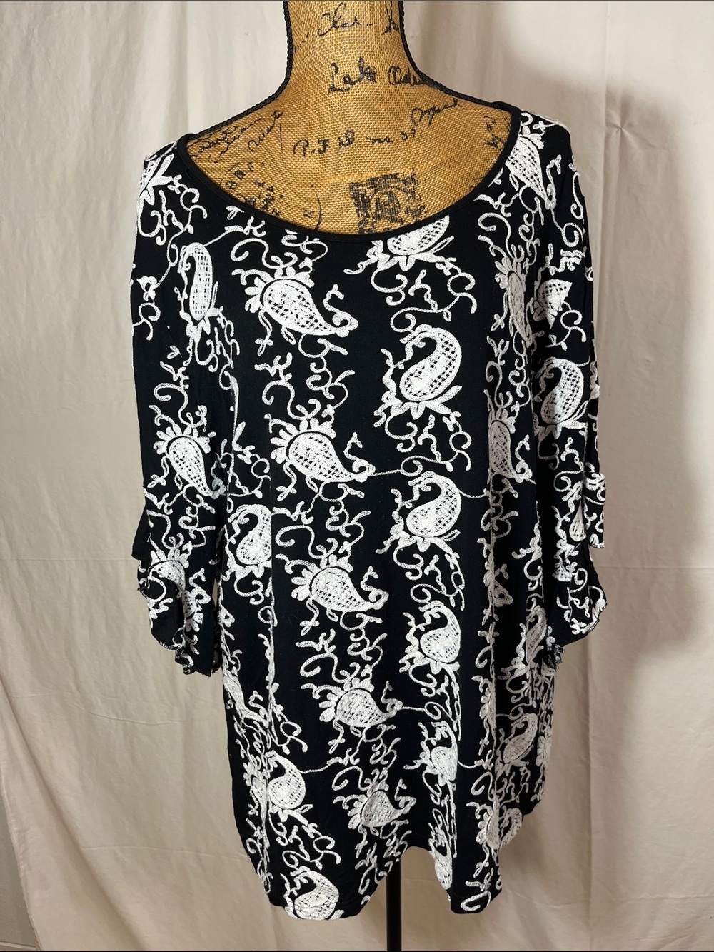 Black & White Paisley Scoop Neck Tunic womens size 3X forgotten grace